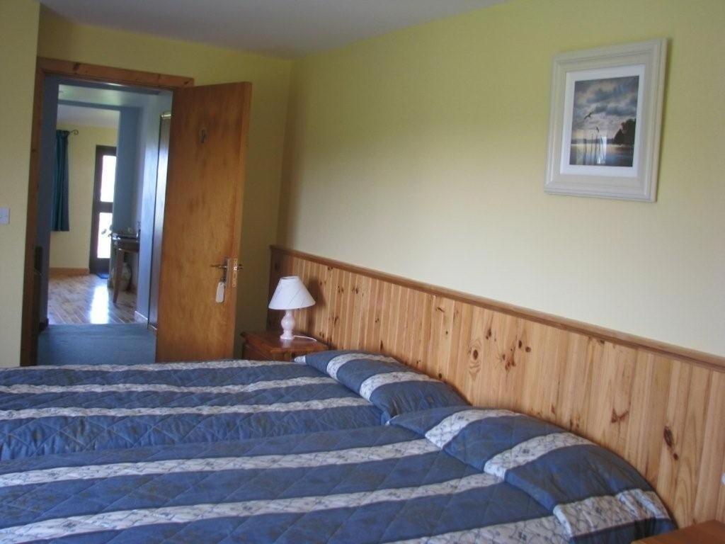 Decourcey'S Hazelbrook Farmhouse B&B Cleggan Habitación foto